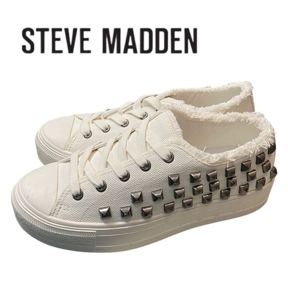 STEVE MADDEN Women's Vieve White Studs Canvas Lace Sneakers NEW 8 - Picture 1 of 5